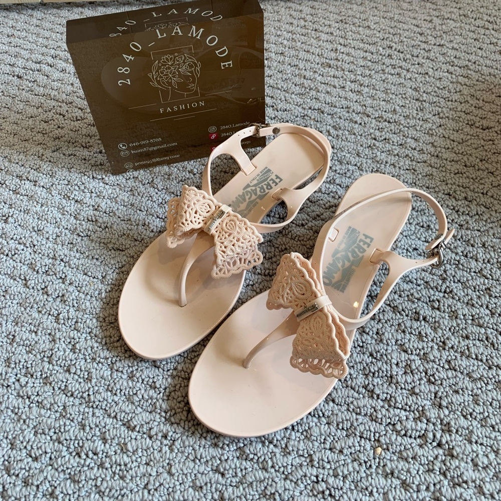 Salvatore Ferragamo Sandals size 7